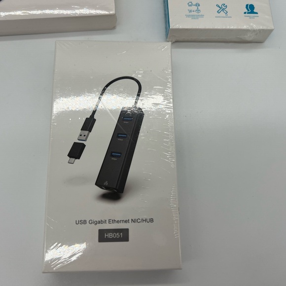 USB 6 In 1 Type C Hub/4 Port USB 3.0 Splitter/ USB Gigabit Ethernet HB051 Pack - Picture 4 of 5